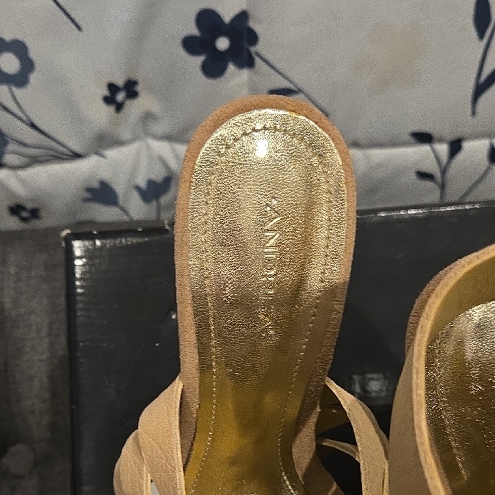Leather Suede Like Wooden High Heel - Picture 5 of 11